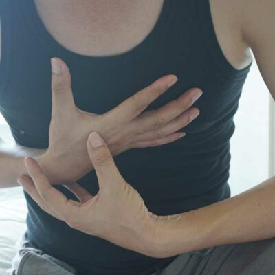 Pain in the Right Side of the Chest – What Does it Mean