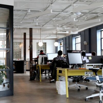 3 Logistics Field Jobs You Can Do in a Warehouse